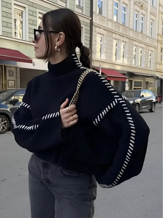 Nadia | Classic Black Pullover